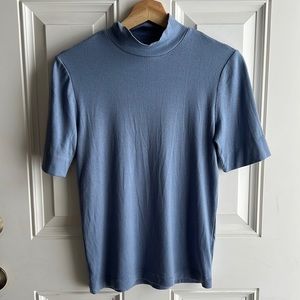 Mockneck Everlane t-shirt